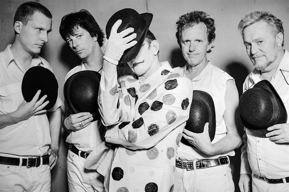 Группа 87 год. Тхе адиктс. The adicts 2023. Дипепол в1975. "Dee Pete" && ( исполнитель | группа | музыка | Music | Band | artist ) && (фото | photo).